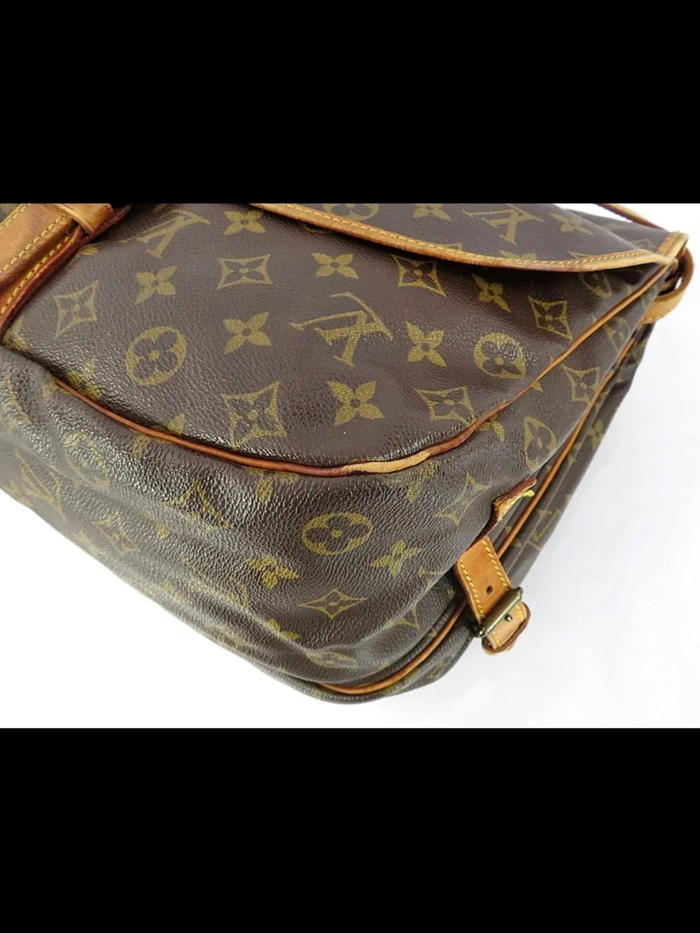 Louis Vuitton Monogram Canvas Messenger Bag with Natural Vachetta Trim